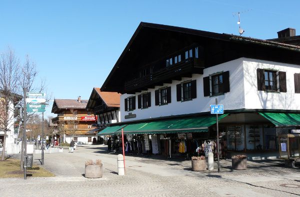 Einkaufen in der Fu�g�ngerzone Bad Wiessee